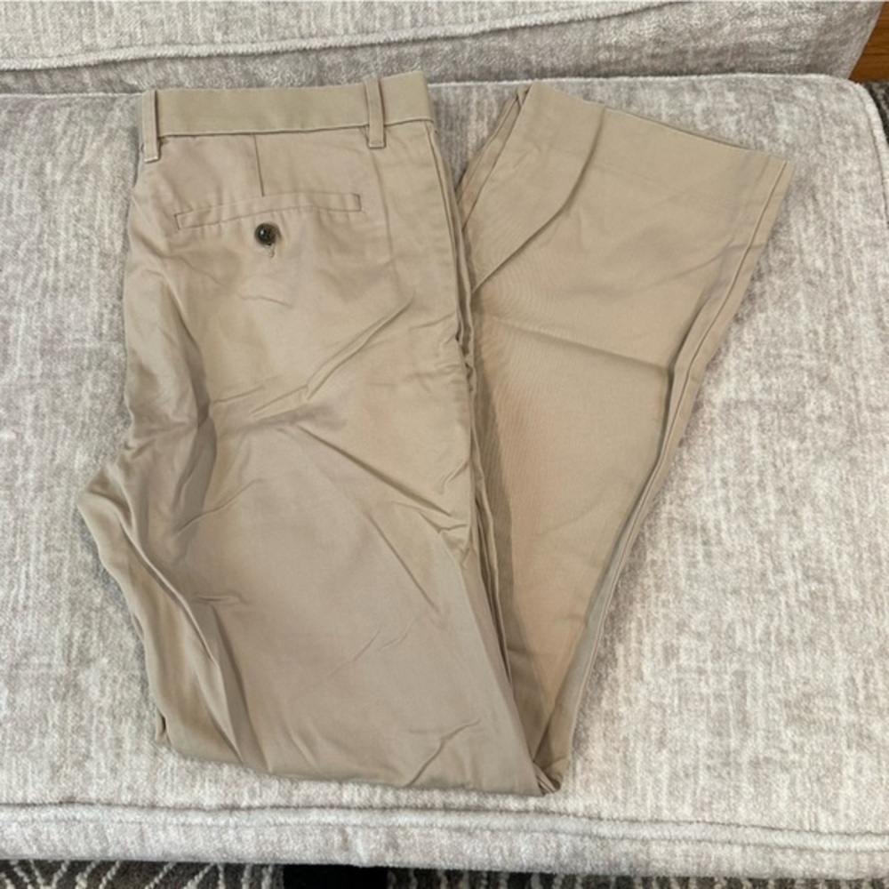 Gap Khakis Tailored Straight Fit 33x30 Khaki color #J27